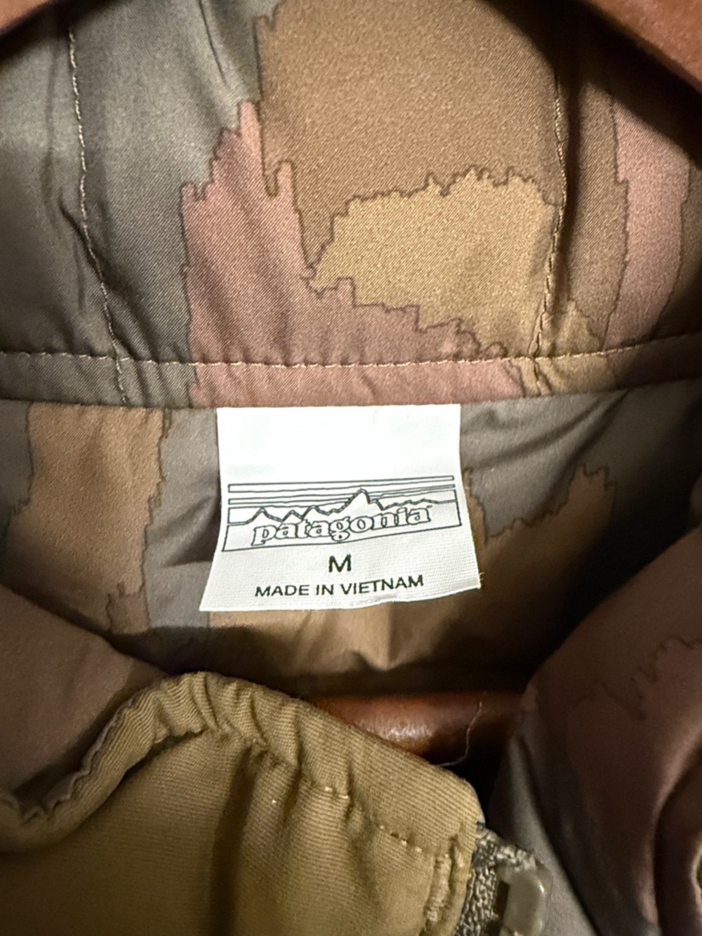 Patagonia Reversible Bivy Down Vest Men’s Medium Brown Canvas Camo Zip Puffer - Picture 3 of 5